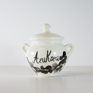 Azucarero blanco y negro